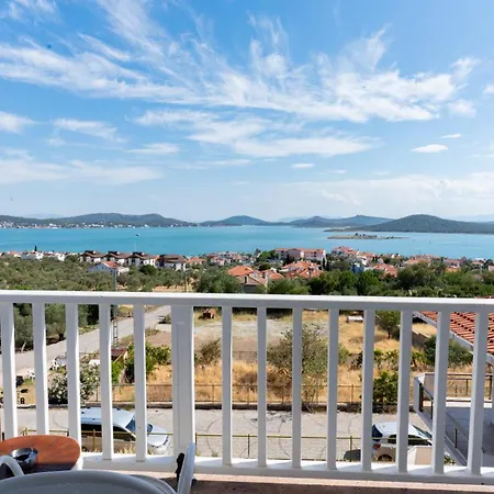 ホテル Cunda Piano