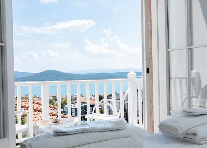 Cunda Piano מלון