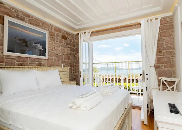 Cunda Piano מלון