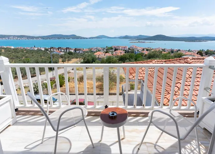 מלון Cunda Piano