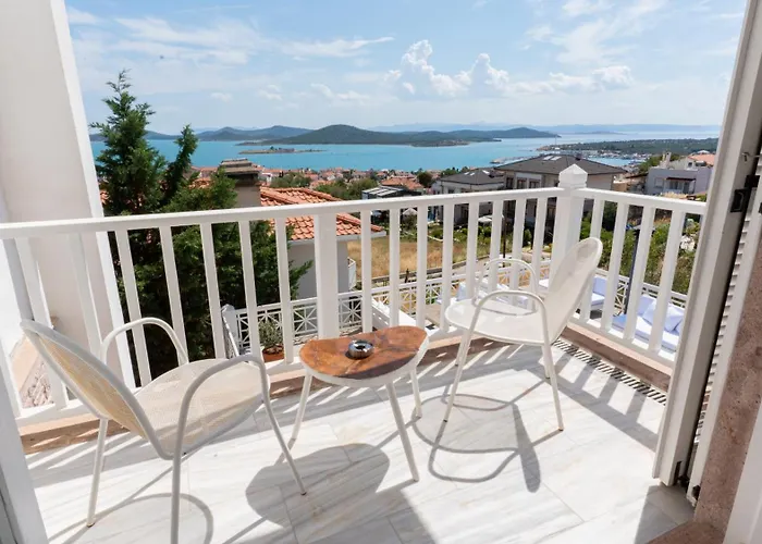 מלון Cunda Piano *